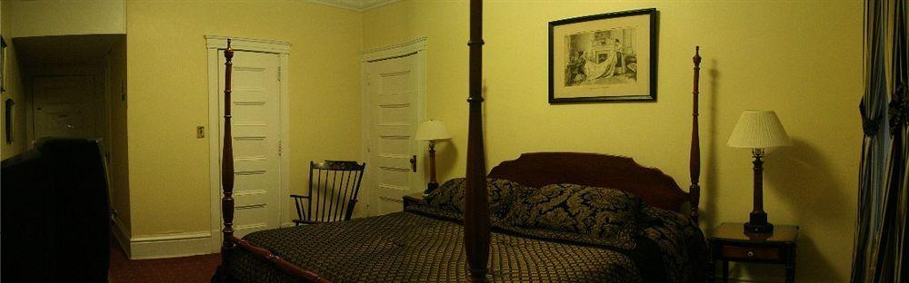 The Yankee Pedlar Inn Torrington Dış mekan fotoğraf